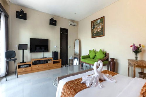 Foto 26 - Elegant 6 Bedrooms Luxury Villa Near Pandawa Beach