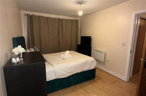 Photo 9 - Remarkable 1-bed Apartment in Romford