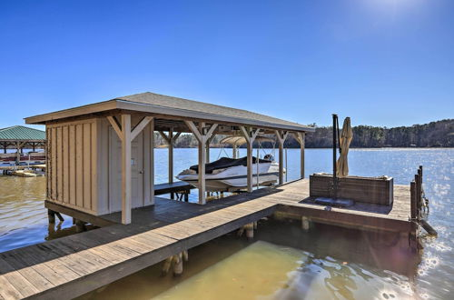Foto 10 - Pet-friendly Lake Sinclair Home w/ Boat Dock