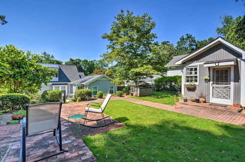 Foto 19 - Cozy Athens Cottage: Walk to Sanford Stadium