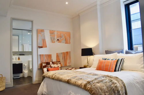 Photo 1 - Stylish 1 Bedroom Apartment in Vibrant Potts Point