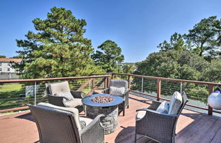 Foto 2 - Sunny Norfolk Apartment w/ Deck + Fire Pit