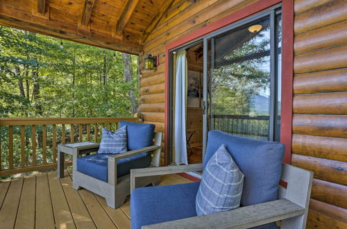 Foto 8 - Lovely Log Cabin + Bunkhouse w/ Views & Yard