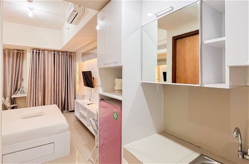 Foto 13 - Cozy Living And Homey Studio Vida View Makassar Apartment