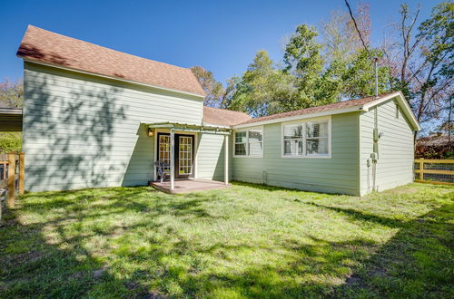 Photo 5 - Pet-friendly Conroe Hideaway w/ Porch & Fire Pit