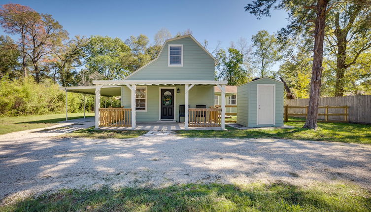 Foto 1 - Pet-friendly Conroe Hideaway w/ Porch & Fire Pit