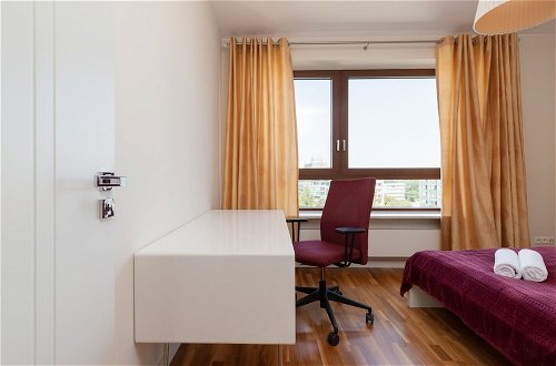 Photo 5 - LUX Warsaw Apartment by Renters
