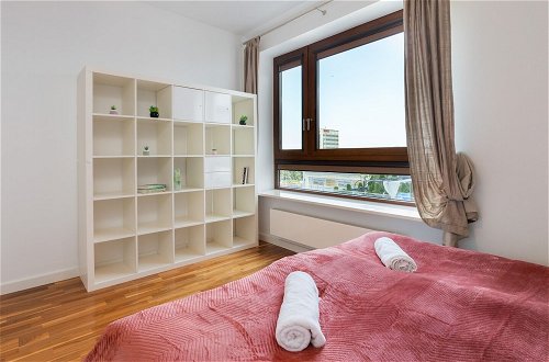 Photo 8 - LUX Warsaw Apartment by Renters