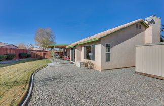 Foto 1 - Victorville Home w/ Fenced Backyard + Patio