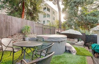 Foto 1 - Oakland Apartment w/ Shared Hidden Backyard Oasis