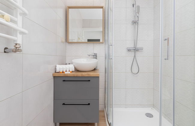 Bright Apartment in Debki by Renters - Foto 23
