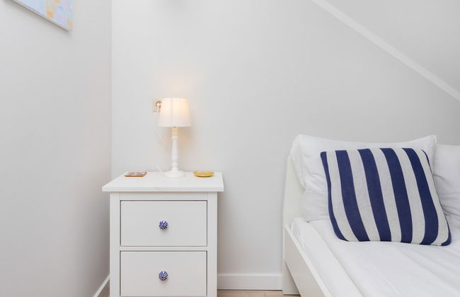 Bright Apartment in Debki by Renters - Foto 3
