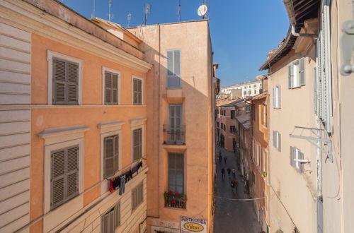 Photo 13 - Stunning Rose Trastevere Apartment