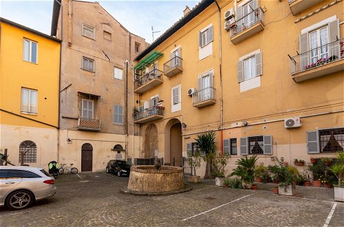 Photo 28 - Stunning Rose Trastevere Apartment