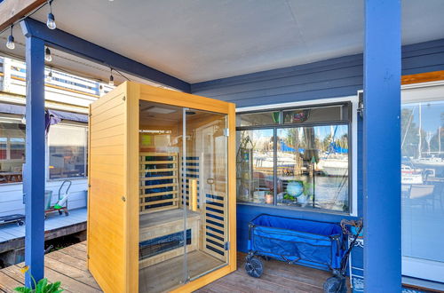 Photo 7 - Portland Floating Home Getaway w/ Sauna