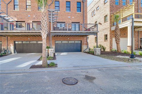 Foto 20 - Luxe Savannah Townhome: 1 Mi to Historic District