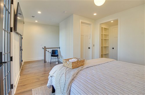 Foto 19 - Luxe Savannah Townhome: 1 Mi to Historic District