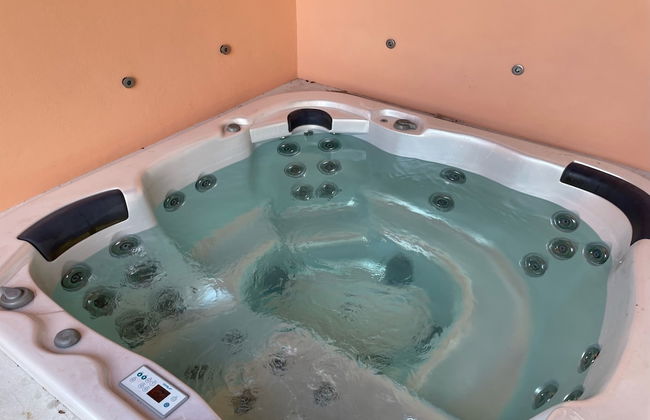 Olivemill Apt Private Jacuzzi Outside - Foto 13