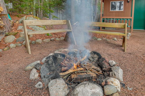 Foto 21 - Lakefront Eagle River Cabin w/ Fire Pit & Porch