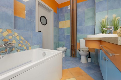 Photo 30 - Colorful Apartment in Warsaw by Renters