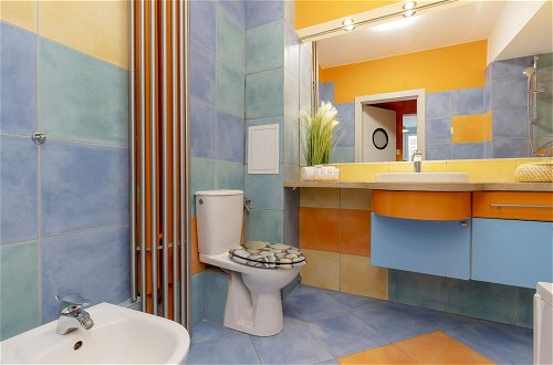 Photo 29 - Colorful Apartment in Warsaw by Renters