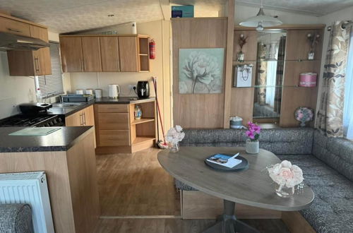 Foto 9 - Captivating 3-bed Static Caravan in Clacton-on-sea