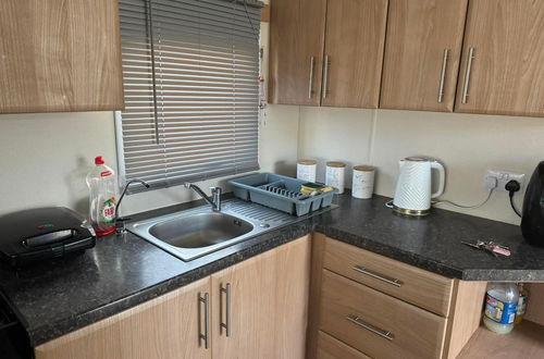 Photo 10 - Captivating 3-bed Static Caravan in Clacton-on-sea