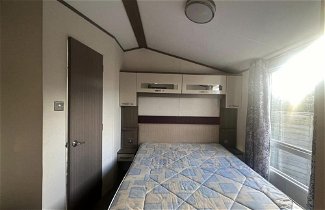 Photo 3 - Modern Platinum Standard 2 Bedroom With Decking