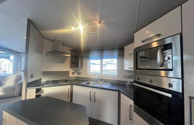 2 bed Platinum-sleeps 6-decking-free Parking - Foto 6