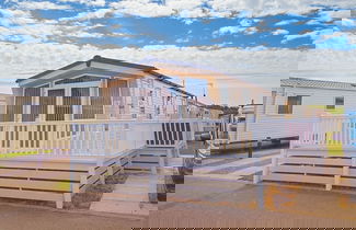 Photo 1 - 2 bed Platinum-sleeps 6-decking-free Parking