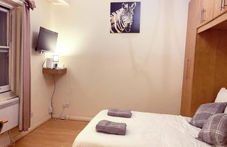 Photo 3 - London Chelsea, Big 2 People Studio Apartment