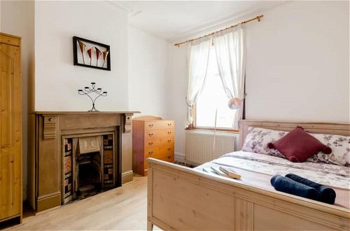 Photo 6 - Stunning 2-bed Apartment in Dartford