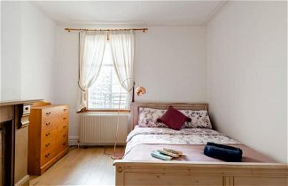 Photo 2 - Stunning 2-bed Apartment in Dartford