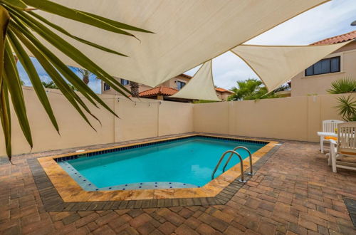 Photo 11 - Amazing 4br3 5BA Villa w Private Pool Goldcoast