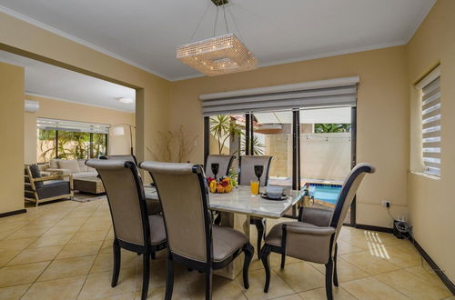 Foto 10 - Amazing 4br3 5BA Villa w Private Pool Goldcoast