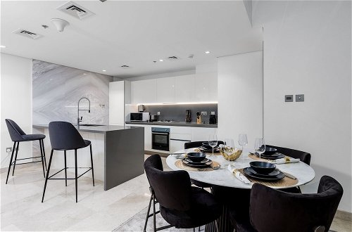 Photo 26 - Maison Privee - Exquisite Duplex with Private Patio & Loft Living