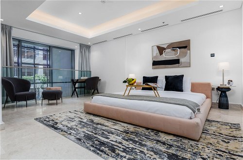 Foto 2 - Maison Privee - Exquisite Duplex with Private Patio & Loft Living