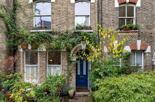 Photo 21 - Beautiful Two Bed Abode In South West London