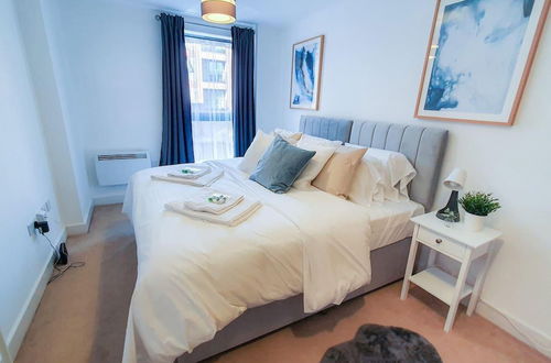 Photo 19 - Beautiful 1-bed Apartment in Gloucester