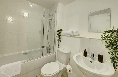 Photo 30 - Beautiful 1-bed Apartment in Gloucester