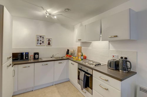 Photo 23 - Lovely 1-bed Apartment in Gloucester