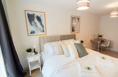 Photo 7 - Beautiful 1-bed Apartment in Gloucester