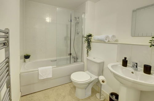 Photo 29 - Beautiful 1-bed Apartment in Gloucester