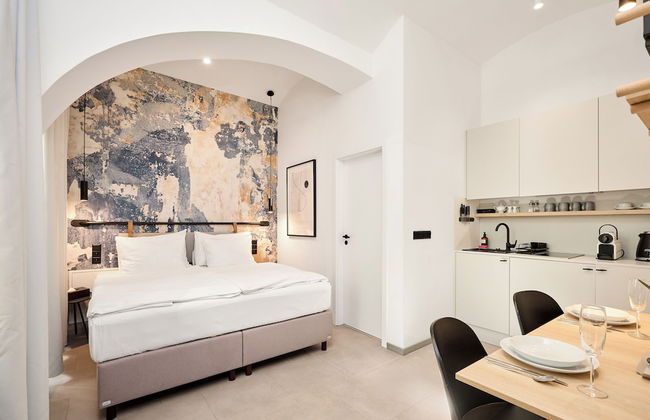 HONEST Karlín - Foto 43