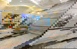 Foto 3 - Homes at Bay Area Suites by SMS Hospitality