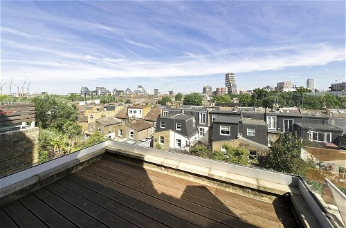 Photo 14 - 4-bed Flat With Amazing Balcony Views