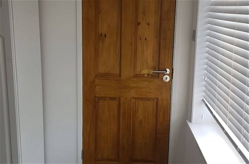 Photo 10 - room in House - Gatwick Triple Room. Fully Furnished. West Sussex.