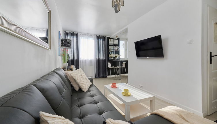 Photo 1 - Black & White Studio by Renters