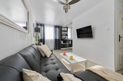 Photo 1 - Black & White Studio by Renters