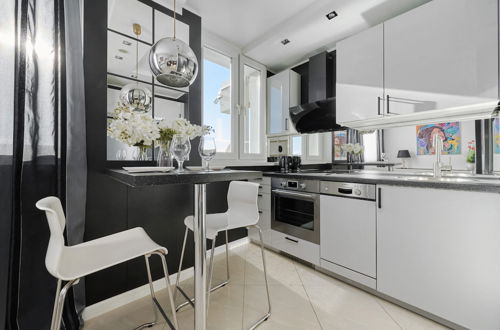 Foto 3 - Black & White Studio by Renters